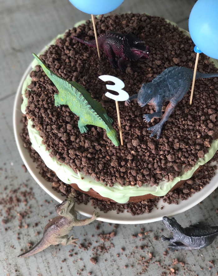 dinosaur-kage til børnefødselsdag