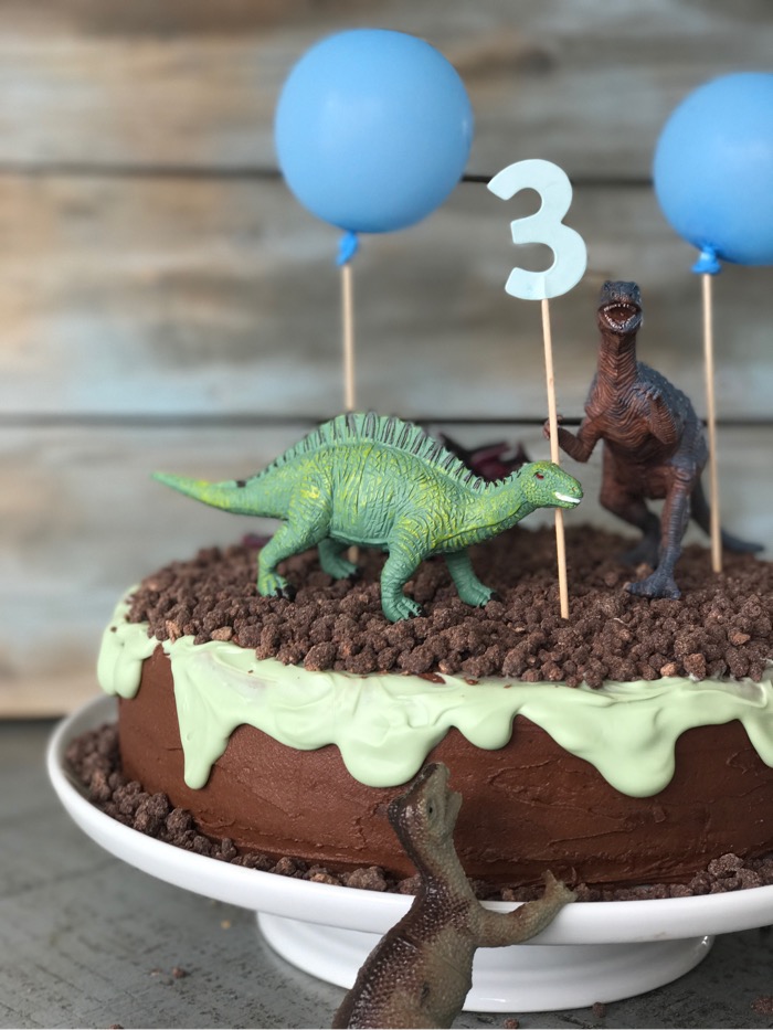 dinosaur-kage til børnefødselsdag